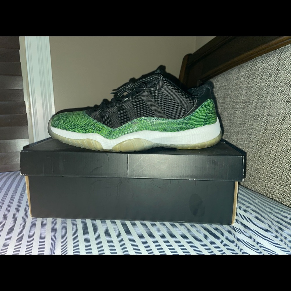 jordan 11 low green snakeskin